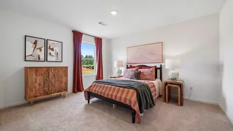 Bedroom - 705 Spruce Cir, Calera, AL 35040 photo 6 of 12