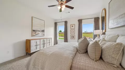 Bedroom - 705 Spruce Cir, Calera, AL 35040 photo 2 of 12