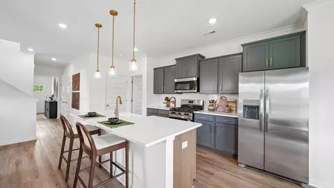 Kitchen - 705 Spruce Cir, Calera, AL 35040 photo 3 of 6