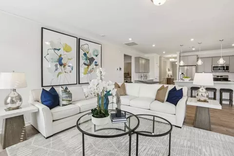 Living - Quinelle Drive, Perry, GA 31069 photo 5 of 15