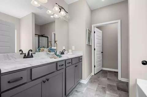 Bath - Quinelle Drive, Perry, GA 31069 photo 15 of 21