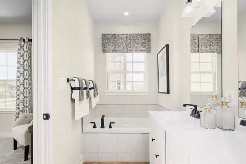 Bath - 110 Summit Point Blvd, Bowie, MD 20716 photo 2 of 4