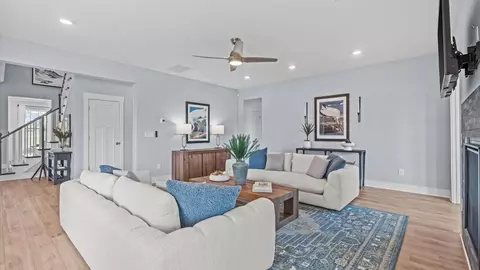 Living - 178 Fox Pond Dr, Seneca, SC 29678 photo 4 of 4