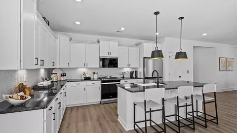 Kitchen - 178 Fox Pond Dr, Seneca, SC 29678 photo 7 of 10