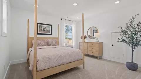 Bedroom - 178 Fox Pond Dr, Seneca, SC 29678 photo 2 of 8