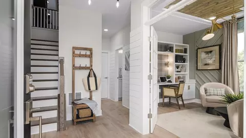 Entry Way - 116 Glass Ln, Baltimore, MD 21230 photo 1 of 3