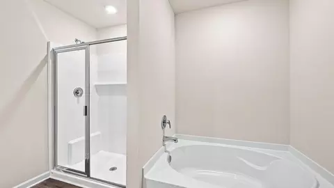 Bath - 11809 Conrad Cir, Hampton, GA 30228 photo 3 of 6