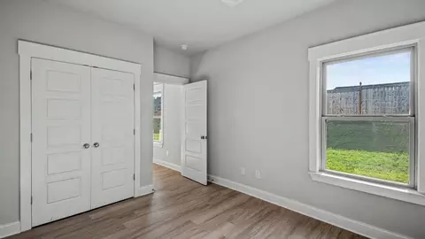 Bedroom - 318 Cornerstone Xing, Brandon, MS 39042 photo 4 of 19