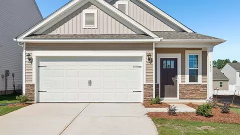 1413 Avila St, Hickory, NC 28602