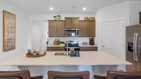 Kitchen - 7258 Scituate Ln, Ooltewah, TN 37363 photo 11 of 12