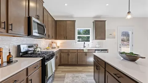 Kitchen - 7258 Scituate Ln, Ooltewah, TN 37363 photo 3 of 12