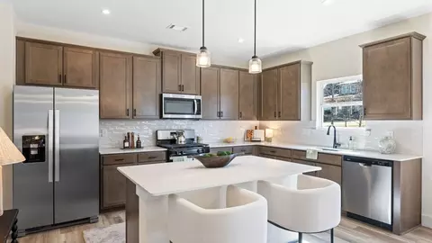 Kitchen - 7258 Scituate Ln, Ooltewah, TN 37363 photo 1 of 12