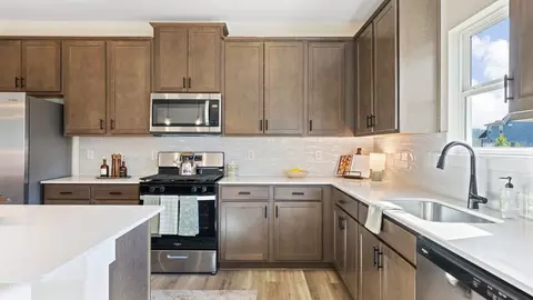 Kitchen - 7258 Scituate Ln, Ooltewah, TN 37363 photo 4 of 12