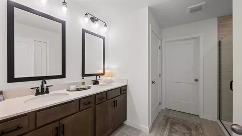 Bath - 7258 Scituate Ln, Ooltewah, TN 37363 photo 3 of 5
