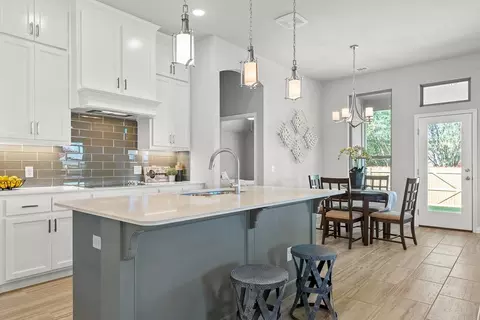Kitchen - 16140 Tall Grass Dr, Moore, OK 73170 photo 2 of 3