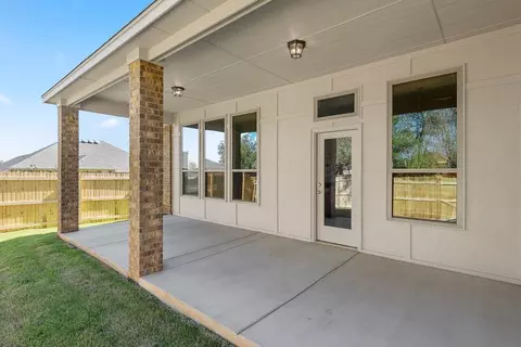 Exterior - 16140 Tall Grass Dr, Moore, OK 73170 photo 6 of 16