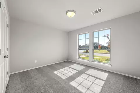 Bedroom - 16140 Tall Grass Dr, Moore, OK 73170 photo 4 of 5