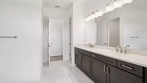 Bath - 12243 White Blossom Ct, Parrish, FL 34219 photo 5 of 10