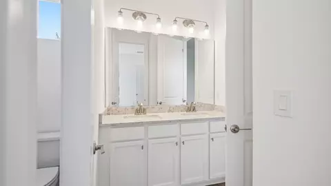 Bath - 12243 White Blossom Ct, Parrish, FL 34219 photo 6 of 10