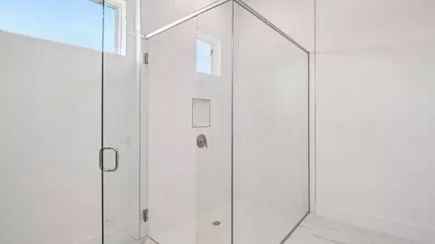 Bath - 12243 White Blossom Ct, Parrish, FL 34219 photo 4 of 10