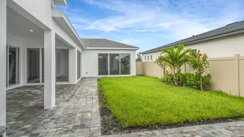 Exterior - 12243 White Blossom Ct, Parrish, FL 34219 photo 4 of 11