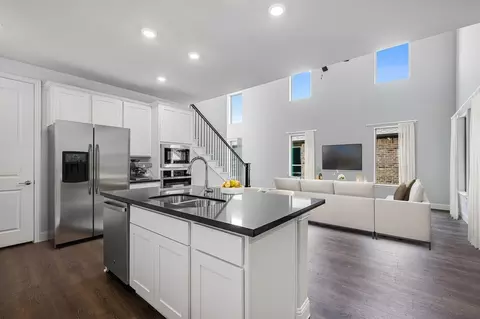 Kitchen - 617 Ladybug Trl, Celina, TX 75009 photo 6 of 8
