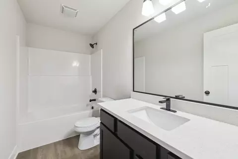 Bath - Fairfield Dr, Ankeny, IA 50023 photo 2 of 2