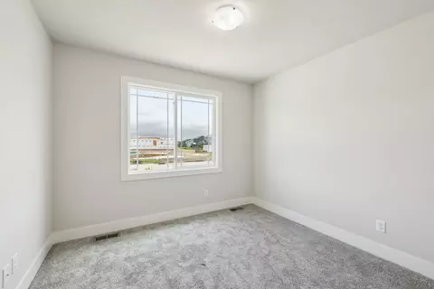 Bedroom - Fairfield Dr, Ankeny, IA 50023 photo 2 of 2