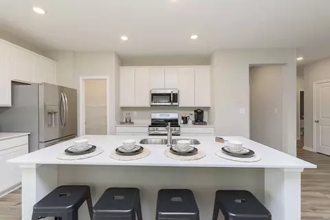 Kitchen - 2105 Maplewood Ln, Pendleton, IN 46064 photo 7 of 10