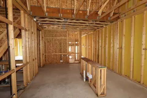 Entry Way - 5100 Shepherds Gln, Willoughby, OH 44094 photo 1 of 4