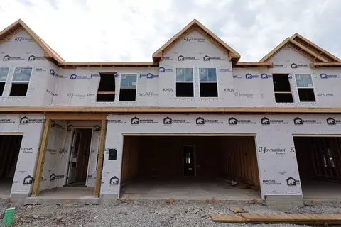 Exterior - 5100 Shepherds Gln, Willoughby, OH 44094 photo 2 of 4