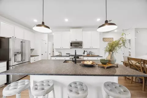 Kitchen - 5100 Shepherds Gln, Willoughby, OH 44094 photo 2 of 3
