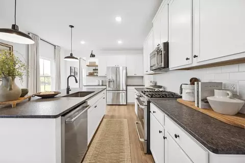 Kitchen - 5100 Shepherds Gln, Willoughby, OH 44094 photo 3 of 3
