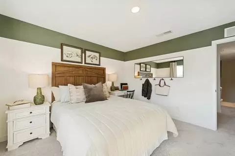 Bedroom - 5100 Shepherds Gln, Willoughby, OH 44094 photo 3 of 4