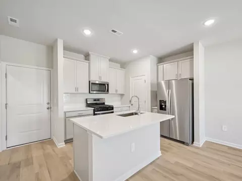3805 Rosebush Dr, Zebulon, NC 27597