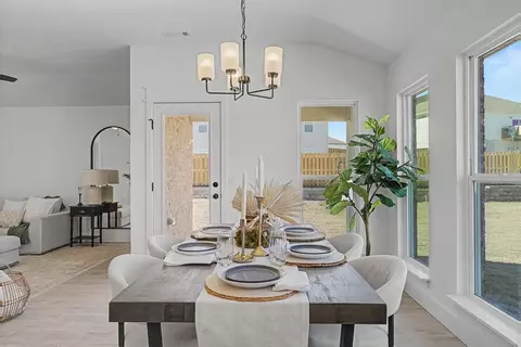 Dining - 13701 E 41st, Tulsa, OK 74134 photo 3 of 4