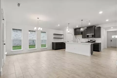 Living - 13701 E 41st, Tulsa, OK 74134 photo 2 of 5