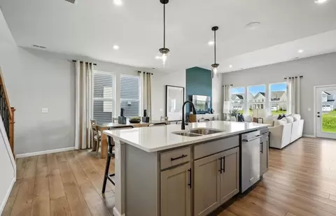 Kitchen - 5852 Hawkweed Dr, Naperville, IL 60564 photo 3 of 7