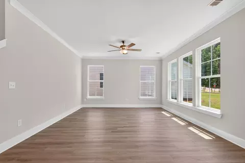 Living - 660 Pherson St, Aiken, SC 29801 photo 2 of 3