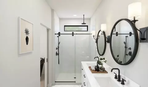Bath - 5663 S 35th Way, Phoenix, AZ 85040 photo 3 of 4