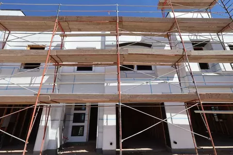 Exterior - 5663 S 35th Way, Phoenix, AZ 85040 photo 2 of 6