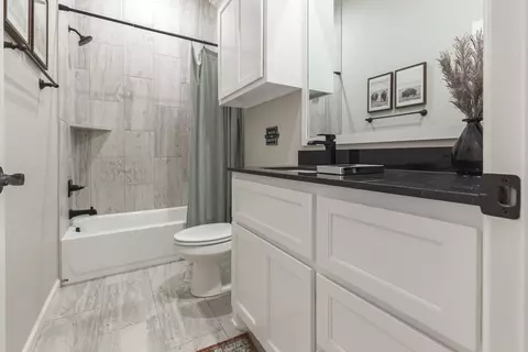 Bath - 2920 E Northampton St, Broken Arrow, OK 74014 photo 7 of 10