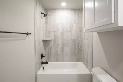 Bath - 2920 E Northampton St, Broken Arrow, OK 74014 photo 10 of 10