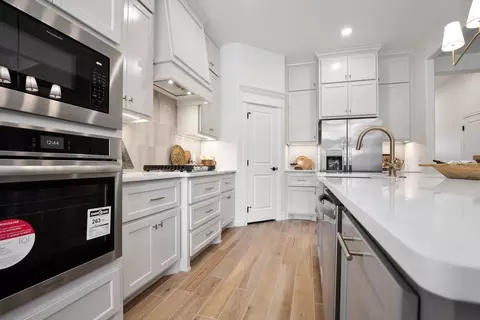 Kitchen - 2920 E Northampton St, Broken Arrow, OK 74014 photo 6 of 16