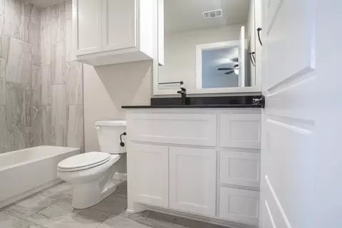 Bath - 2920 E Northampton St, Broken Arrow, OK 74014 photo 9 of 10