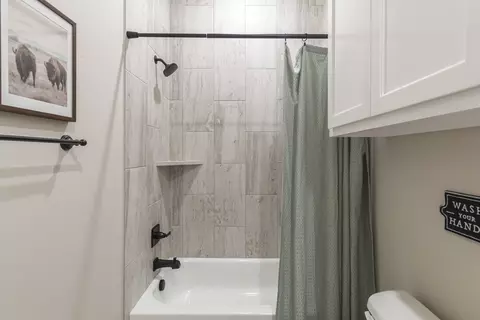 Bath - 2920 E Northampton St, Broken Arrow, OK 74014 photo 8 of 10