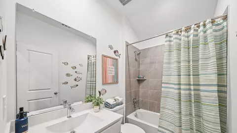 Bath - 27114 Talora Lake Dr, Katy, TX 77493 photo 3 of 5