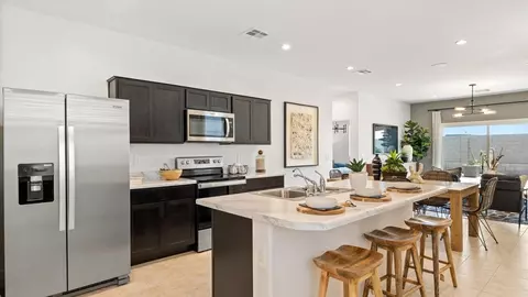 Kitchen - 9648 S Caballo Dr, Apache Junction, AZ 85120 photo 2 of 9