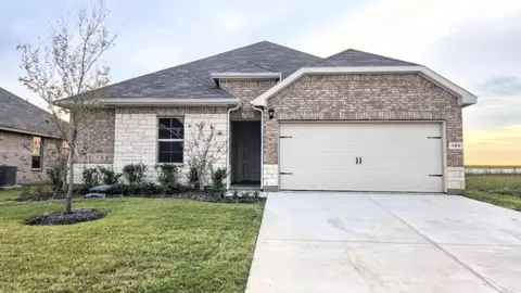 109 Trinity St, Grandview, TX 76050