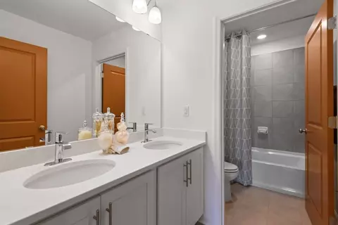 Bath - 467 Ensemble Way, Frederick, MD 21701 photo 10 of 12